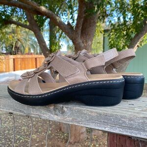 NWOT Clarks Sandals